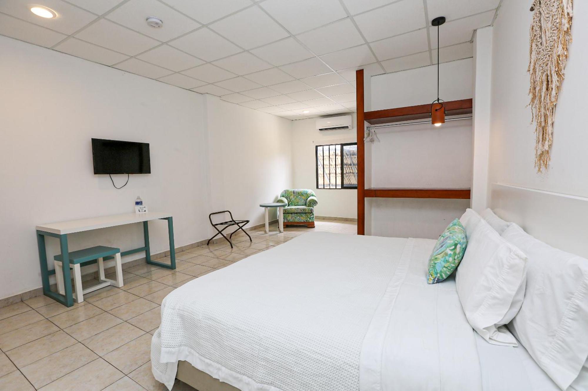 Hotel & Suites Arges - Centro צ'טומאל מראה חיצוני תמונה