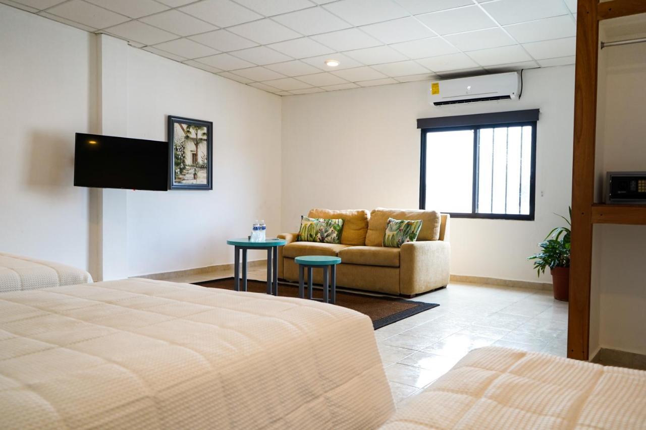 Hotel & Suites Arges - Centro צ'טומאל מראה חיצוני תמונה